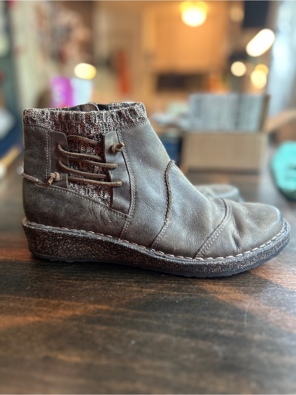 Aetrex Women’s Zip Up Booties Size 9 Brown Leather Ankle Boots